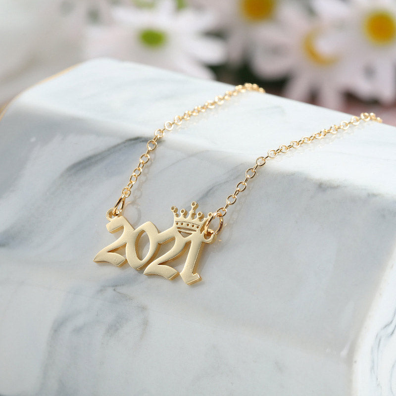 Customized Crown Clavicle Chain Personalized Birthday Number Pendant Necklace