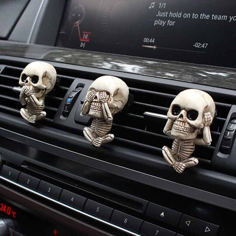 Skull Sculpture Evil Skeleton Set of 3 With Scent Tab